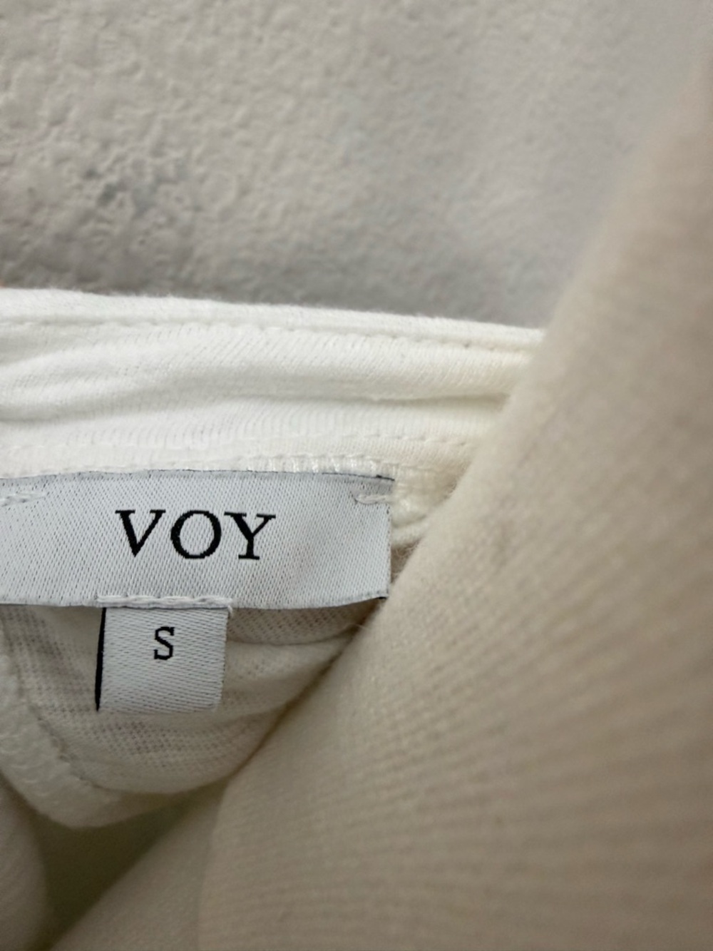 Voy Women’s White Top with Floral Puff Sleeves - Picture 3 of 3